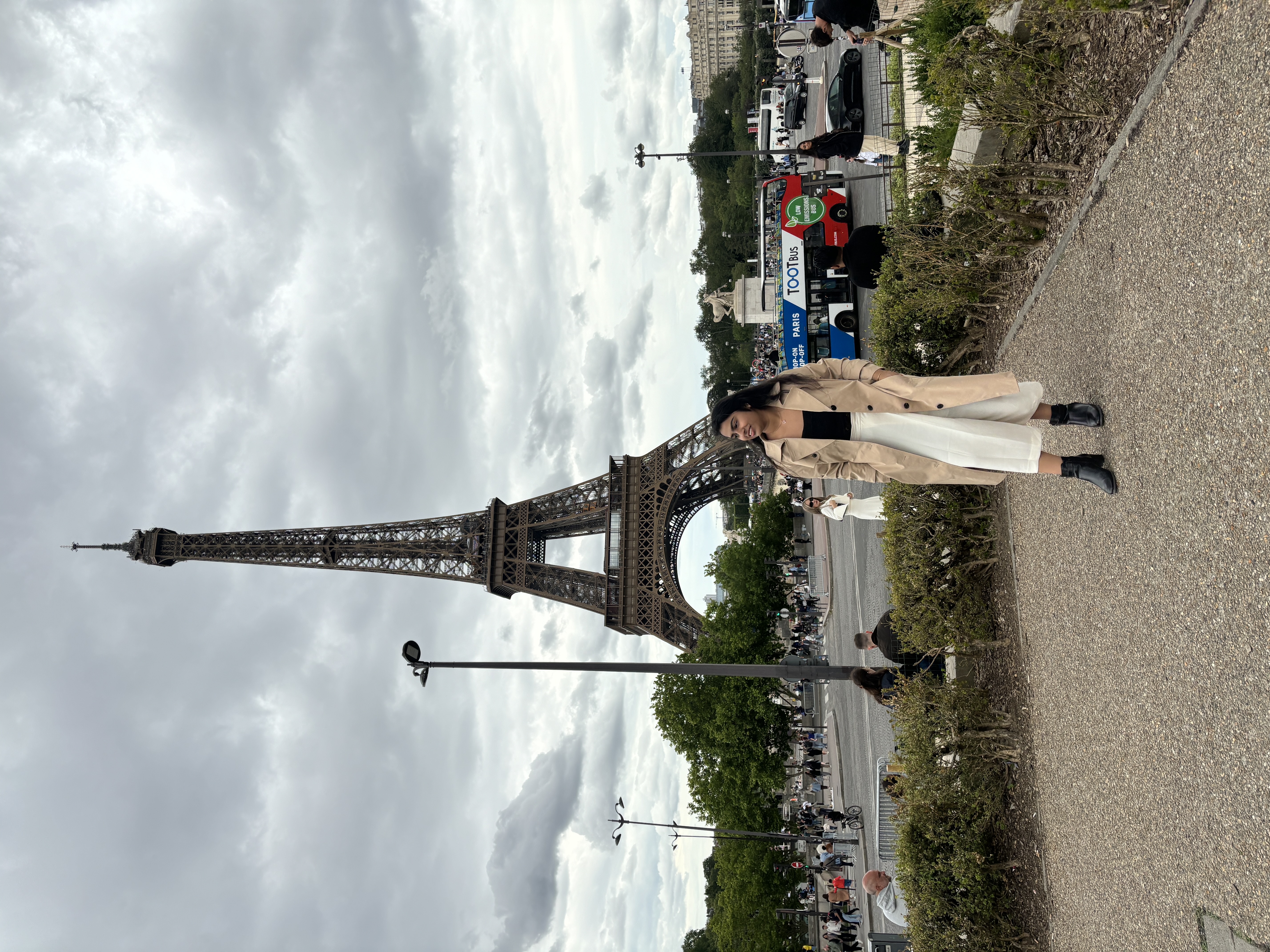 Anet - Nounou anglophone Paris, babysitter bilingue