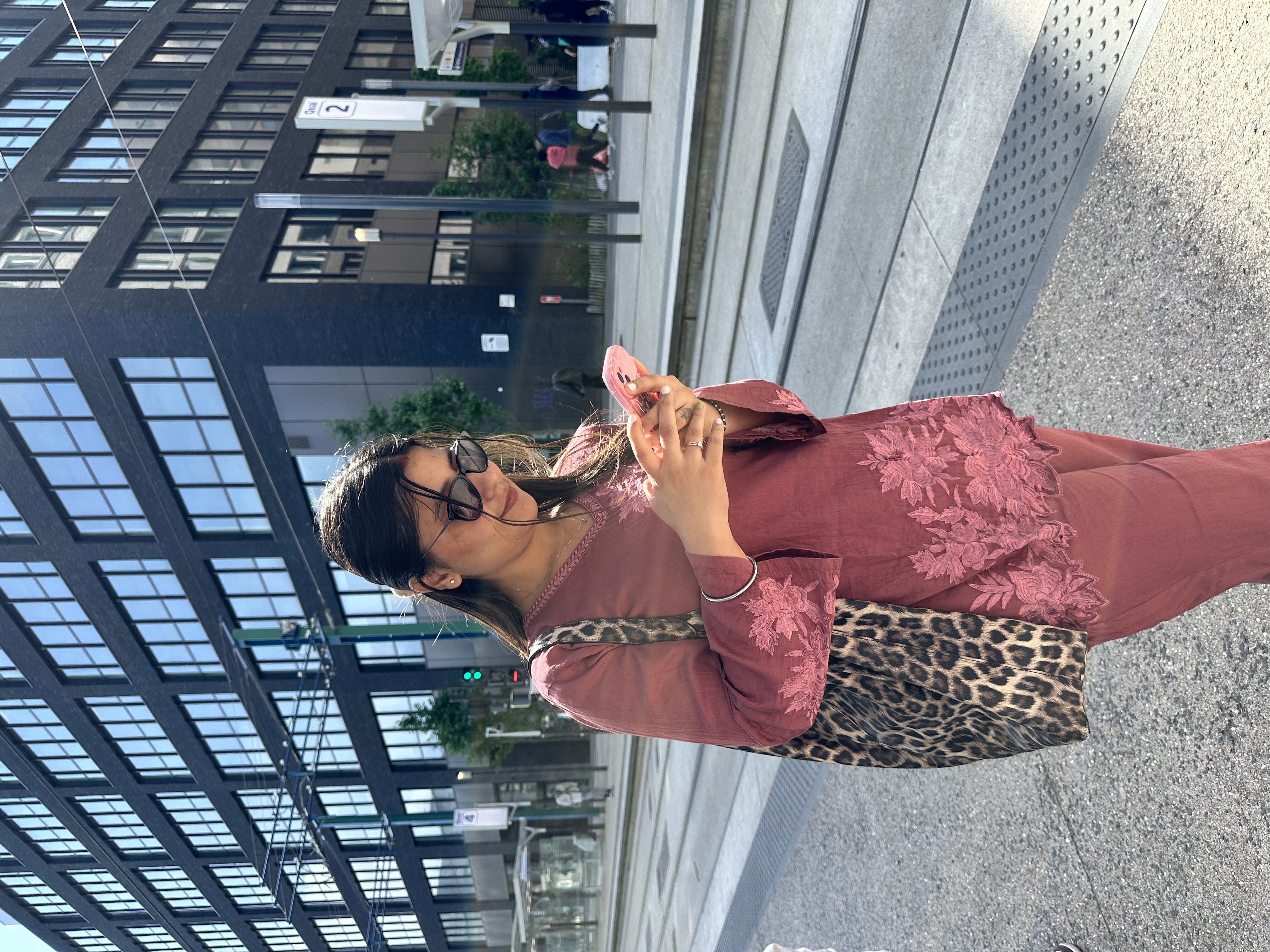 Deepshikha - Nounou anglophone Paris, babysitter bilingue